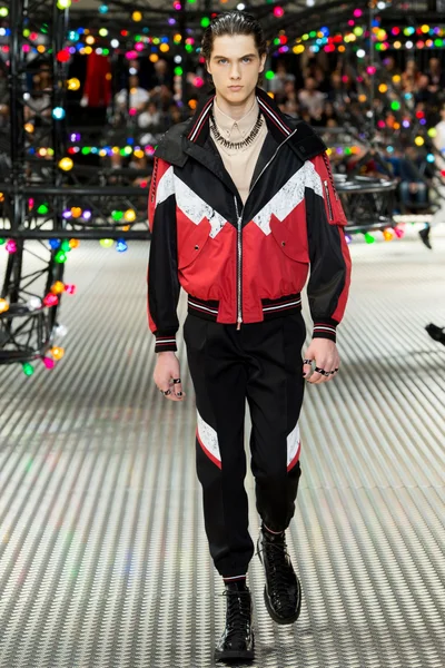 Look 26